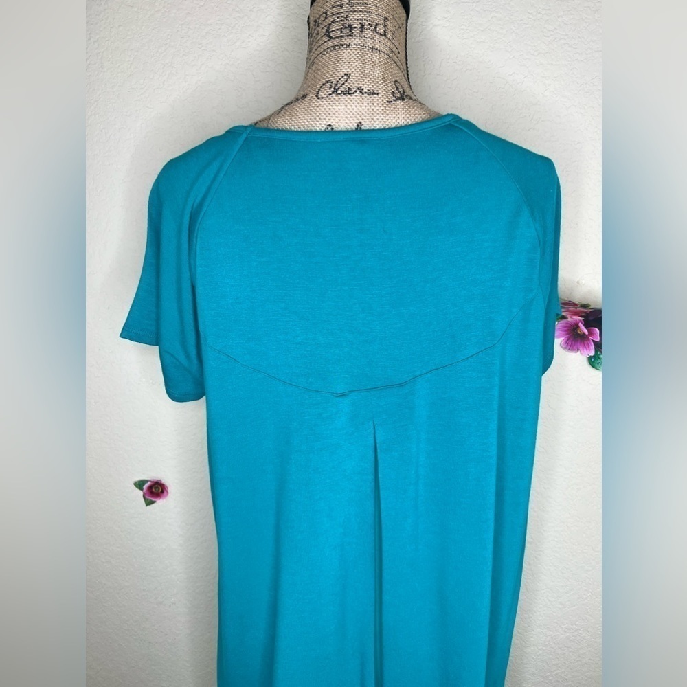 Premise Split Back Tunic - Picture 10 of 12